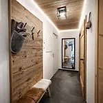 Oldwood Chalet - Design Chalet With Balcony By Alpenluxus Collection フューゲン