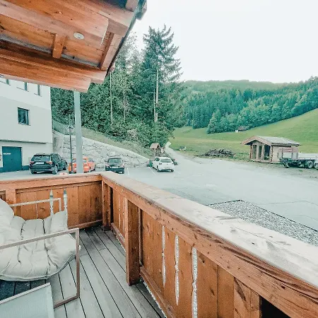 Oldwood - Design & Balcony