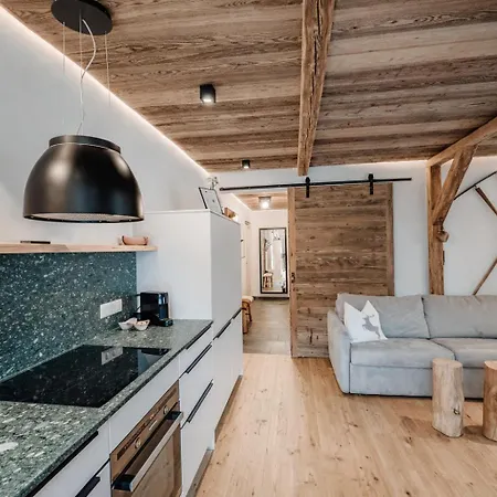 Oldwood Chalet By Alpenluxus アパート