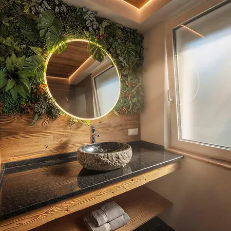 Oldwood - Design & Balcony