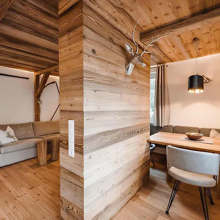 Oldwood - Design & Balcony * フューゲン