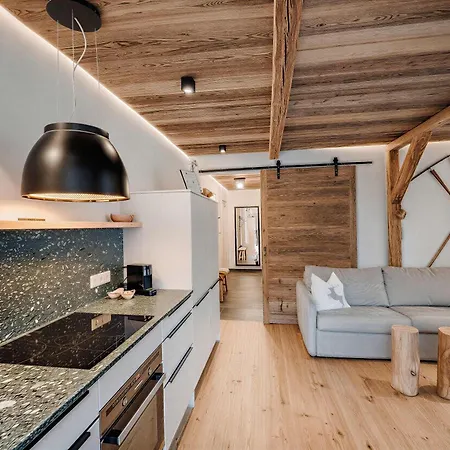 Oldwood - Design & Balcony